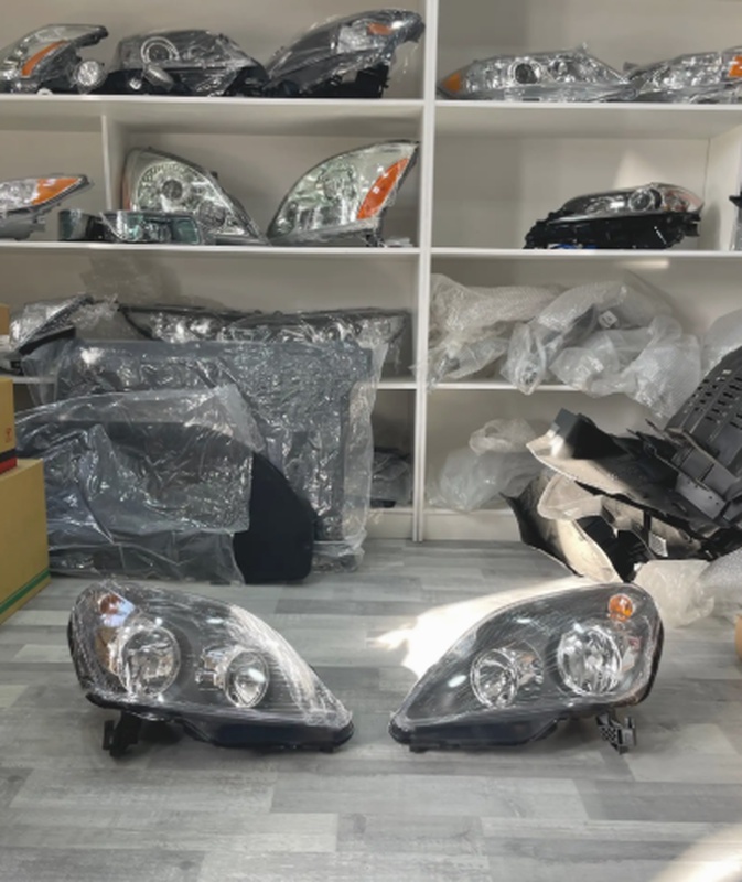 Передние фары от Opel Zafira